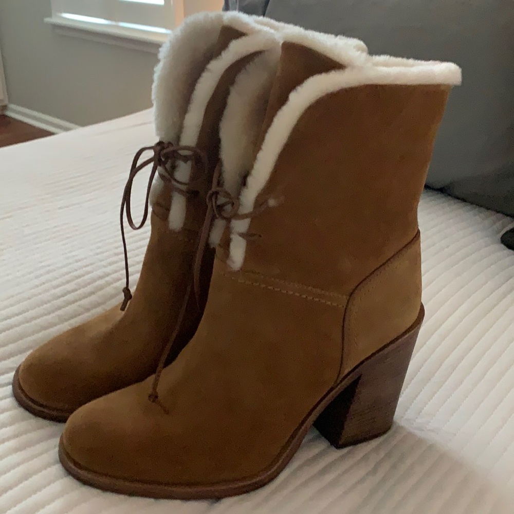 Ugg Boots size 9. Never been worn
